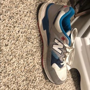 Men’s new balance sneakers